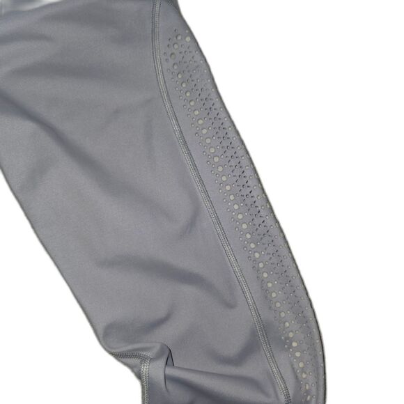 Victoria Sport Lavender Grey Knockout Leggings Size Small - Picture 3 of 6